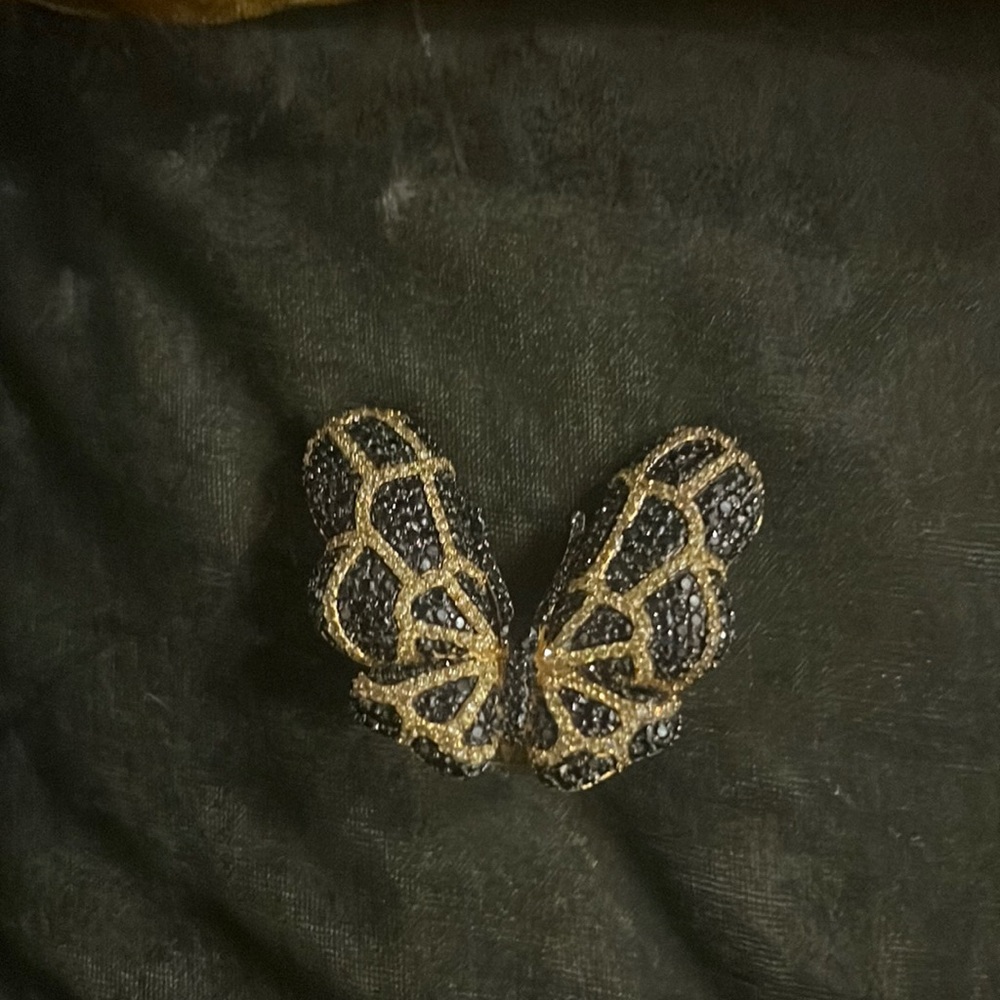 Butterfly ring